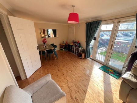 4 Holywell Crescent South, Swords, County Dublin - Photo 5