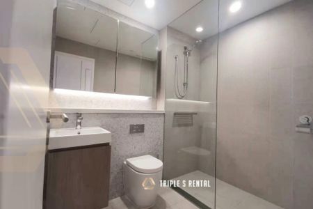 Lucent - Luxurious One Bedroom Apartment With Storage Cage & Secure & Quiet & Nice View - Photo 4