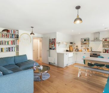 2 Bed Flat, Ellington House, E5 - Photo 1