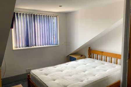 210 Tiverton Road - Photo 4