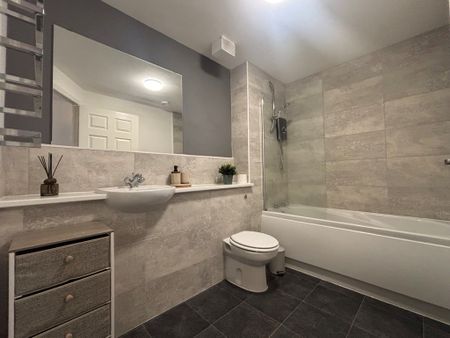 East Greenlees Gardens, South Lanarkshire, Cambuslang, G72 8DB - Photo 5