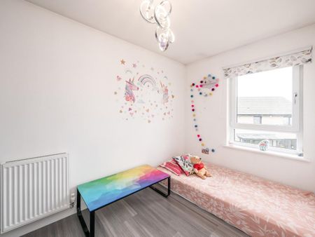 4 bedroom detached house to rent - Photo 5