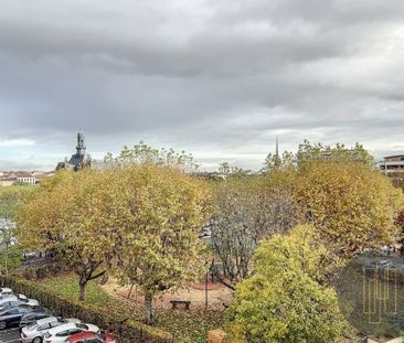 Location Appartement 3 pièces Meublé 98m² VILLEFRANCHE SUR SAONE 69400 - Photo 4