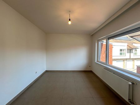 Instapklare woning met 3 slaapkamers in het centrum van Beveren (Roeselare)! - Foto 4