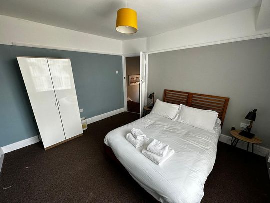 4 bedroom townhouse to rent - Photo 1