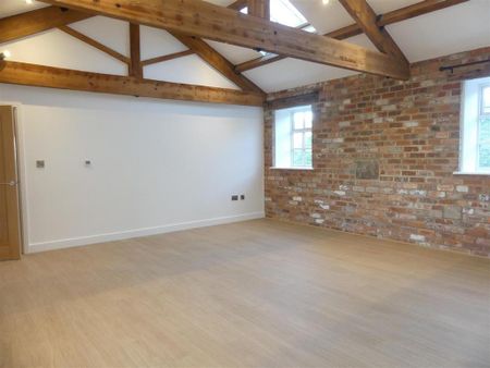2 bedroom barn conversion to rent - Photo 2