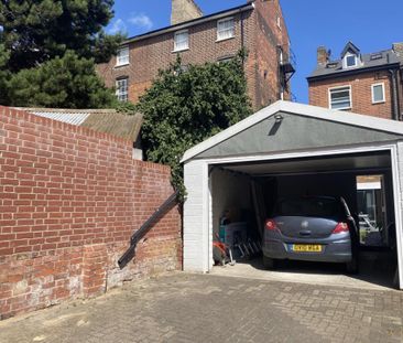 3 bedroom terraced house to rent - Photo 6