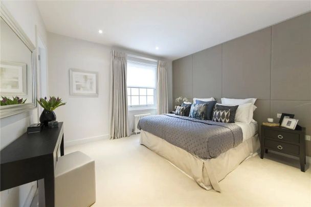 2 bedroom house in Knightsbridge - Photo 1