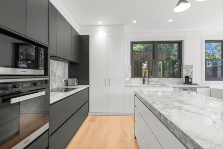 25 Alfred St, Rozelle NSW 2039 - House For Rent | Domain - Photo 3