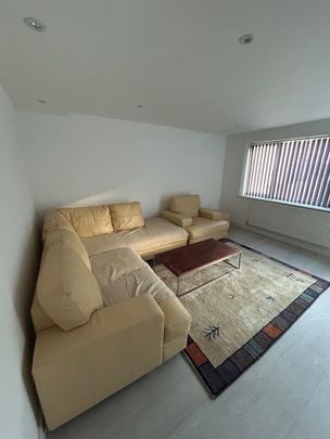 3 Bed Terraced House, Star Lane, E16 - Photo 1