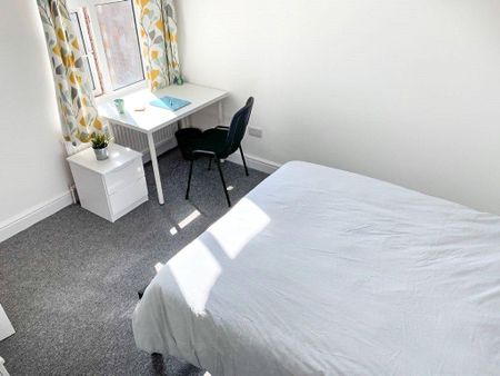 4 bedroom property to rent - Photo 4