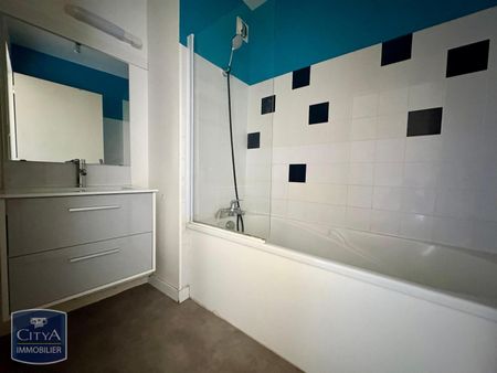 Location Appartement 3 pièces 68m² ST LEONARD DE NOBLAT 87400 - Photo 3