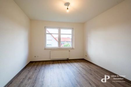 **RENOVIERTE BALKONWOHNUNG MIT EINBAUKÜCHE UND PKW-STELLPLATZ IN BRAUNSCHWEIG MASCHERODE** - Foto 2