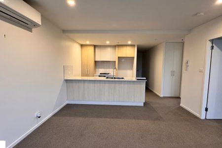 105/9 Irving Street, Phillip - Photo 3