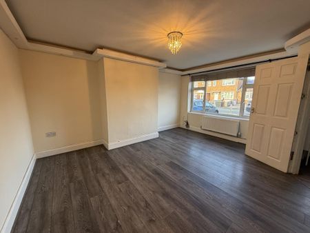 3 bedroom terraced house to rent - Photo 5