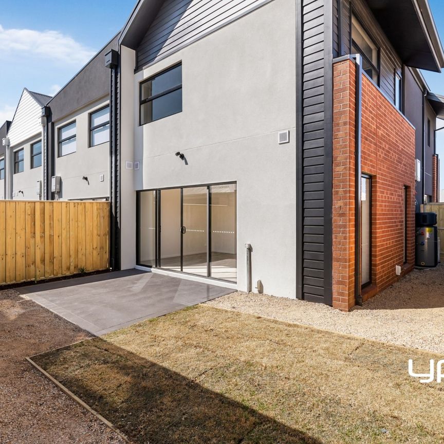 3 Bedroom Townhouse in Kingsfield Estate - Photo 1