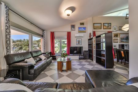 FOR RENT VILLA MORAIRA with 4 bedrooms for LONG TERM NEAR THE BEACH AND THE CITY - Photo 5