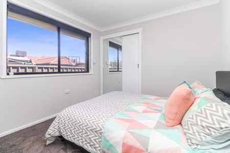 2 Stratford Avenue Lake Albert NSW - Photo 3
