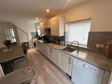 Trevor drive, Crosby, L23 2RN - Photo 3