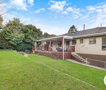 IDEALLY LOCATED, BEAUTIFUL HOME - Photo 3