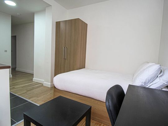 Apt 4, George House - Photo 1