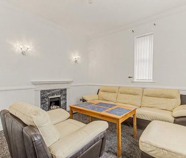 2 bedroom end of terrace house to rent - Photo 5