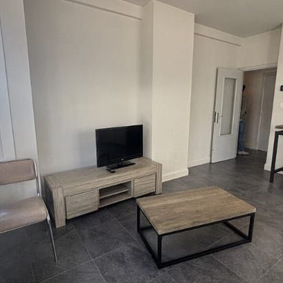 Appartement te huur - Photo 1