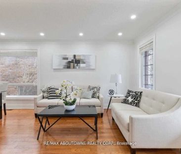 Detached Home For Lease | W9245835 - Photo 3