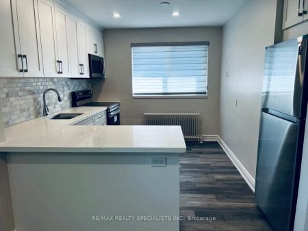 7 Woodlawn Avenue #6 - Photo 2