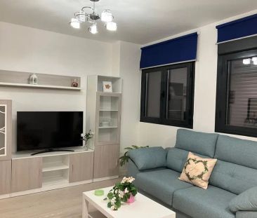 Alquiler de piso en Calle Gran Cardenal, 3 - Photo 3