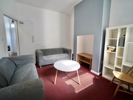 87 Caernarfon Road - Photo 2