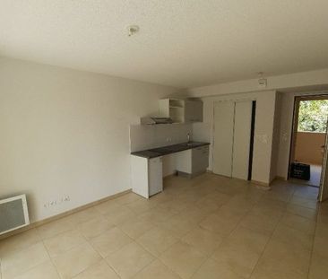 T2 AVEC LOGGIA ET PARKING - Photo 2