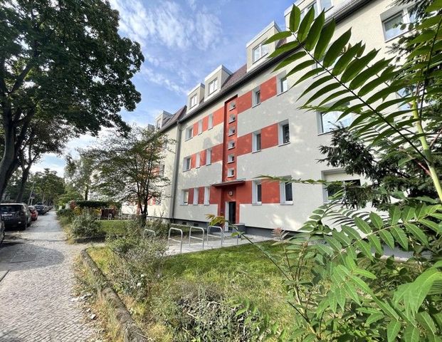 Das Glück hat ein Zuhause: Dachgeschoss mit Ausblick im Kranoldkiez - Foto 1