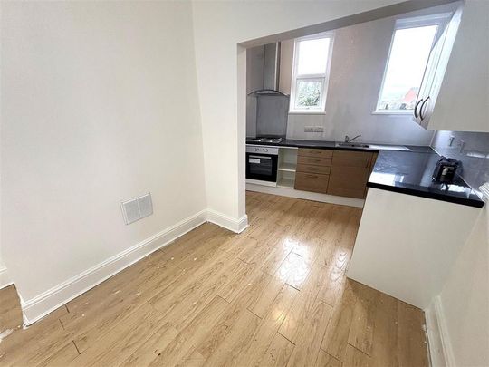 3 bedroom end of terrace house to rent - Photo 1