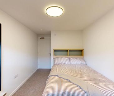 4 bedroom flat to rent - Photo 5