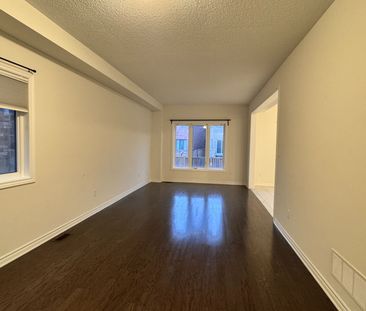 For Lease - 27 Palace Street, Thorold, Ontario - Photo 2