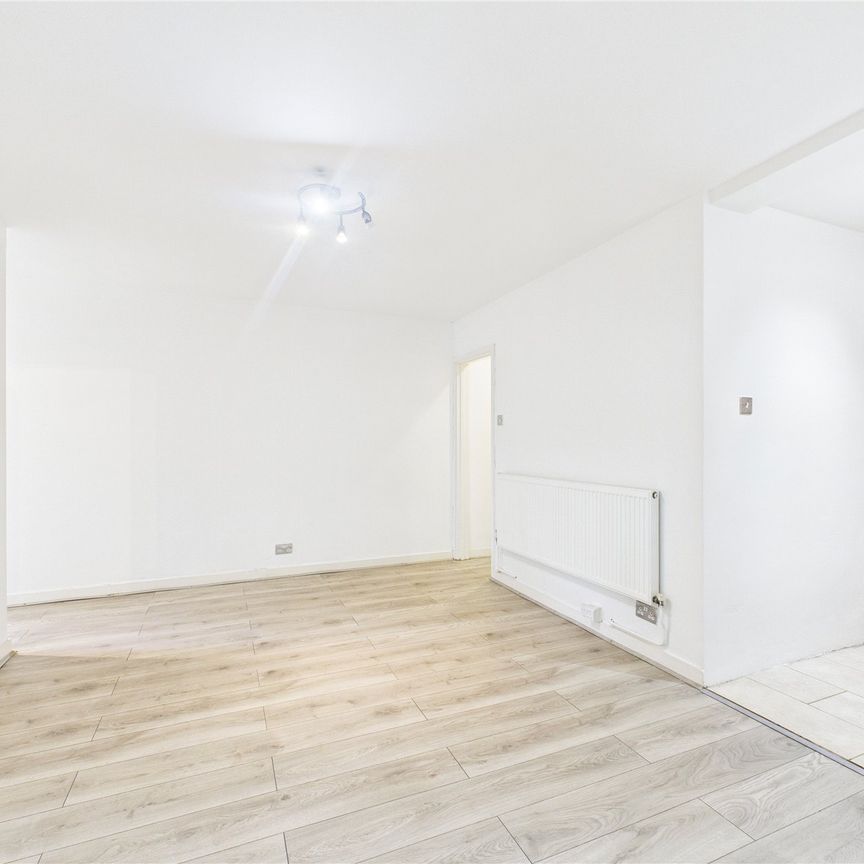 1 bedroom Flat in Sussex Place, Slough - Photo 1