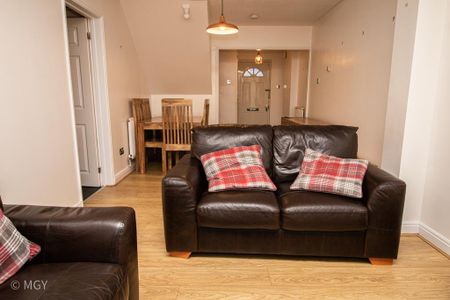 3 bedroom terraced house to rent - Photo 3