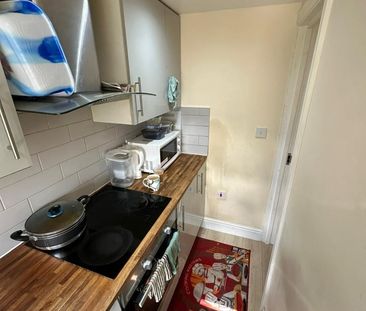 Room in a Shared House, Ilford, IG3 - Photo 1