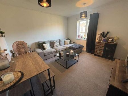 Washbeck Close, Scarborough, YO12 - Photo 2