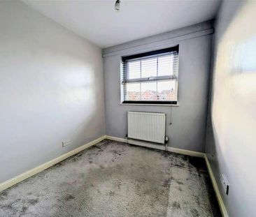 Baneberry Drive, Featherstone, Wolverhampton, WV10 - Photo 3