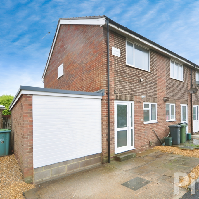 2 bedroom end of terrace house to rent - Photo 1