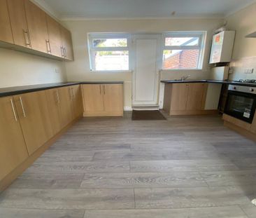 2 bed terraced house to rent in SR8 - Photo 2