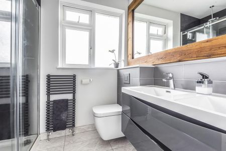 3 bedroom terraced house to rent - Photo 5