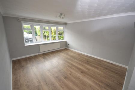 3 bedroom detached house to rent - Photo 2