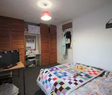 4 bedroom terraced house to rent - Photo 5