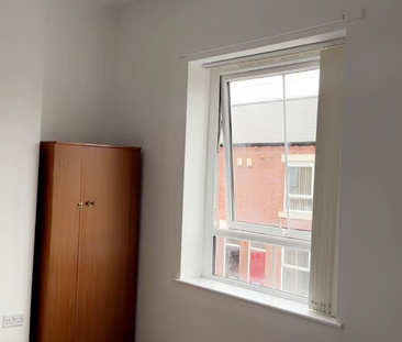 1 bedroom in a house share to rent - Photo 5