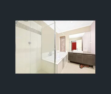 Great family home!! SOLAR POWER!! - Photo 4