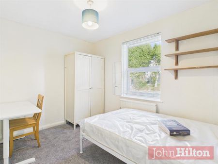 1 bedroom in a house share to rent - Photo 4
