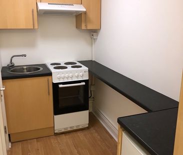 Studio Flat, Queens Road, NW4 - Photo 3